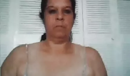 நான் எதிர்க்க ஆபாச இந்திய ஆசிரியர் முடியாது என்னை சுற்றி தனது கவர்ச்சி விரல்கள் பள்ளி