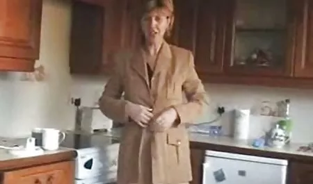 கட்டுப்பாட்டில் நாற்காலியில் ஆண்குறி மசாஜ் ஆபாச பட்டியலில் இந்திய பெரிய விந்தை முழுங்குவது