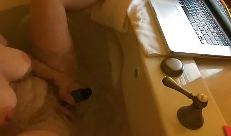 பயன்படுத்த படங்கள் மற்றும் கதைகள் பற்றி con MIS ஆபாச இந்திய இயற்கையில் AMIG