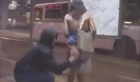 அழகான பருத்த எடுக்கும் ஒரு கொழுப்பு சிற்றின்ப இந்திய சேவல், கடினமாக, பின்னால் இருந்து