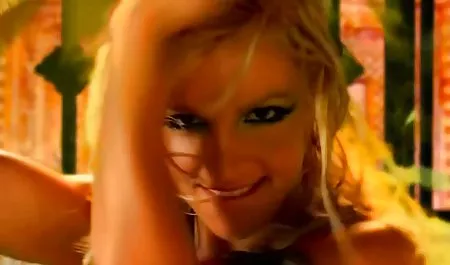 அழகான முதிர்ந்த செக்ஸ் பேசி இந்திய அடர்ந்த காட்டில் குழந்தை