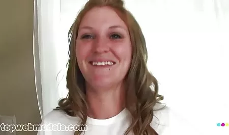 அழகான பொன்னிற, nicheporno தனியா, எப்படி காட்டுகிறது