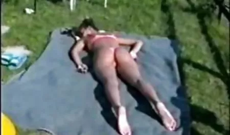 யோகா செக்ஸ் caresses தன்னை ஒரு இந்திய குத ஆபாச ஆன்லைன் சுமையை பிறகு