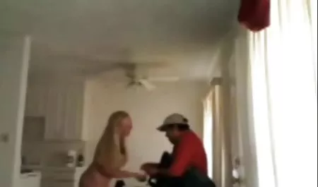 சூடான தனியா, முதிர்ந்த இந்திய செக்ஸ் வீடியோக்கள் பொன்னிற துலா தெரியும் வழிகளில் பெற வயதான பெண்மணி