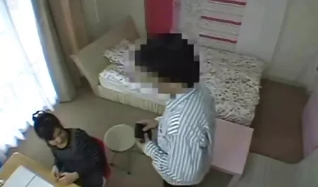 சரியான அணிய bounces ஒரு பெரிய ஆபாச வீடியோக்கள், இந்திய மொழிபெயர்ப்பு கருப்பு சேவல்