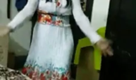 அடக்கம், நடத்தை கெட்ட ஆபாச இந்திய அழகு பெண்ணின் பார்க்க தனியா GF fucked...