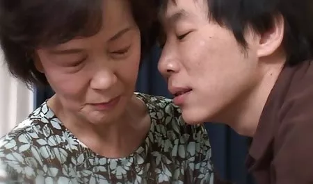 Bijou மாயா மசாஜ் ஹாட் இந்திய கழுதை பேப் புகுத்த மனிதன் கூ