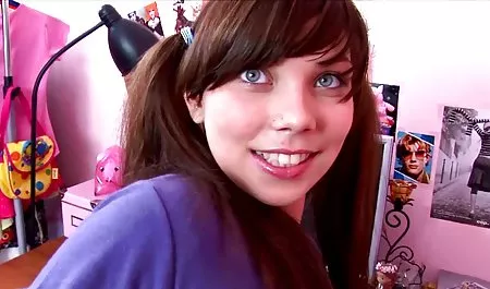 சகோ பிடித்து ஒல்லியாக, Ruski ஆபாச படங்கள் படி, சகோதரி மூவருக்கும் இனிய கவர்ச்சியை ஃபக்