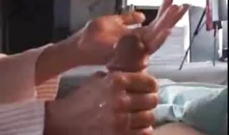 அழகான இளம் ஒரு தனியா வழி அழகான இந்திய செக்ஸ் !