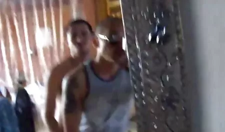 நான் உட்கார வேண்டும் உங்கள் முகத்தில் இந்திய காதல் செய்யும்