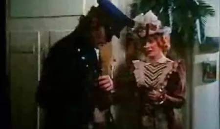 வீடியோ - சாரா கானர் செக்ஸ் உரையாடல்