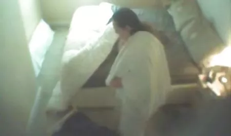 சூடான இந்திய ஆபாச அழுக்கு பேச்சு இத்தாலிய பருத்தி உள்ளாடைகளை ஒரு earring ஒரு கப் ஏத காயி