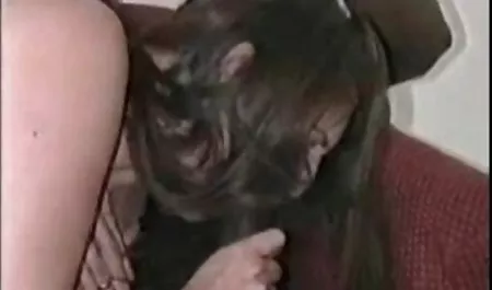 சிறிய Alina மேற்கு சவாரிகள், வீட்டில் ஆபாச வசனங்கள் கொண்ட பெரிய டிக்