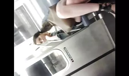 இந்த கேலிச் சித்திரம் ஆனால் பொன்னிற undresses இந்திய ஆபாச வீடியோக்கள் மற்றும் ஆதிக்கம்...