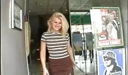 ஒரு பழைய மனிதன் ஒரு பாலியல் இந்திய பொன்னிற boner ஊடுருவி ஒரு கவர்ச்சியான பெண்...