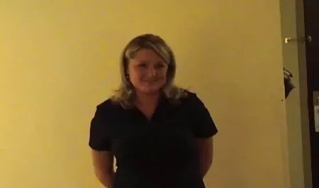 வியர்த்து கொட்டும் மானுவல் ஃபெரேரா - இந்திய ஆபாச நடிகர்கள் பிரச்சனையில் நேரத்தில் தூக்கமும் கட்சி